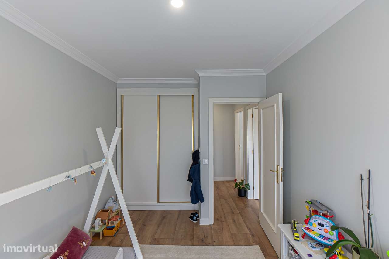 T3 renovado em Vilar de Andorinho-13