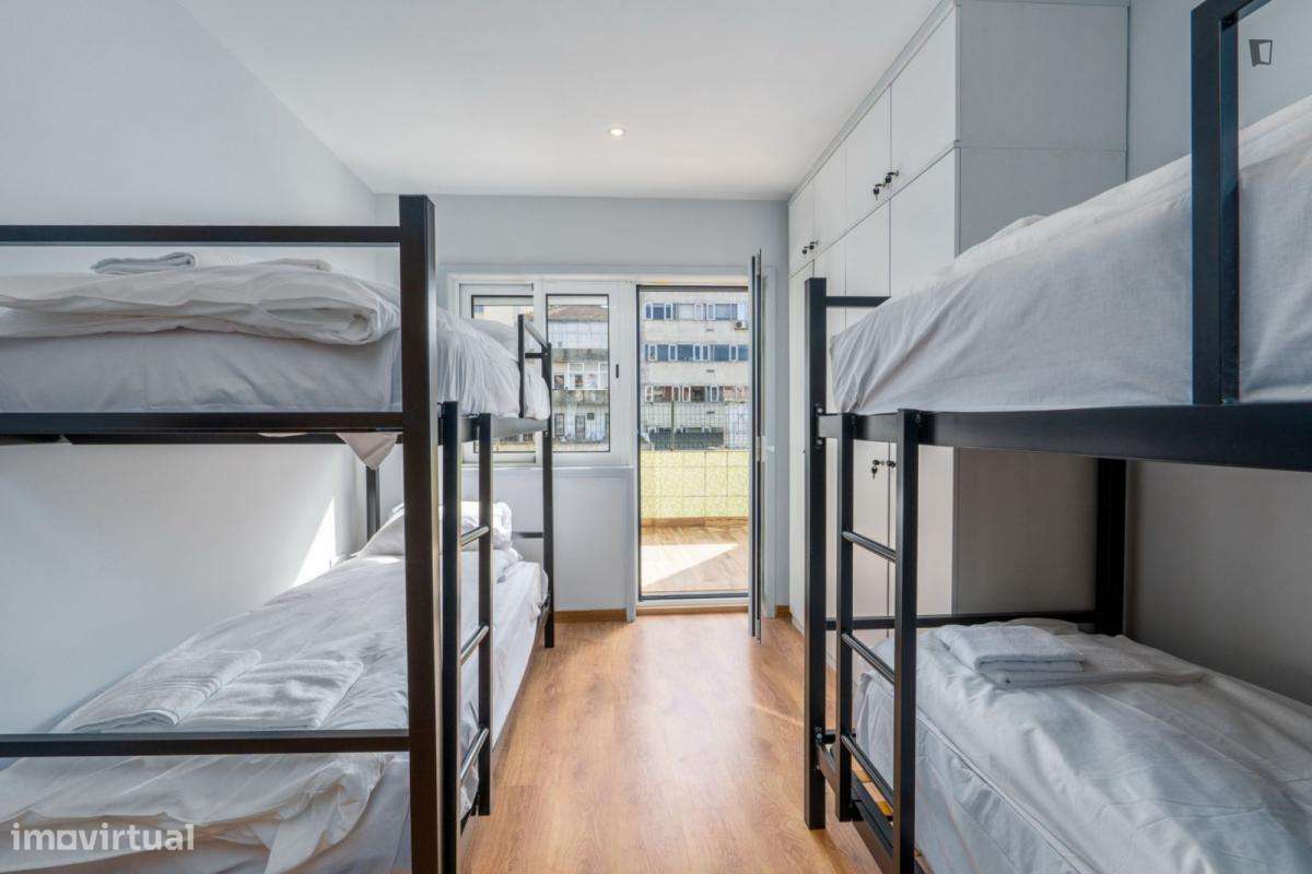 Cama - localizado em Santo Ildefonso Porto - Grande imagem: 2/22