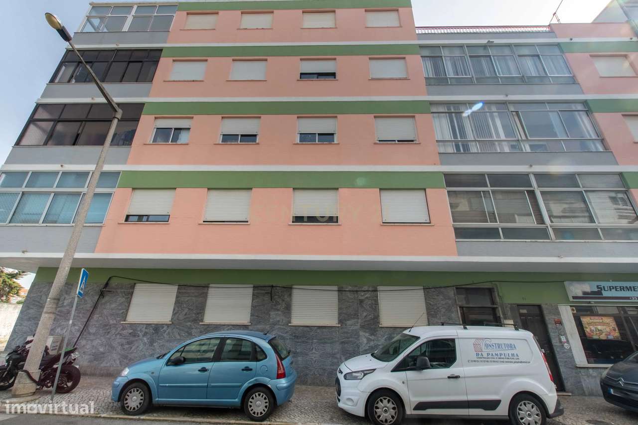 Oportunidade - T1 em Almada-13