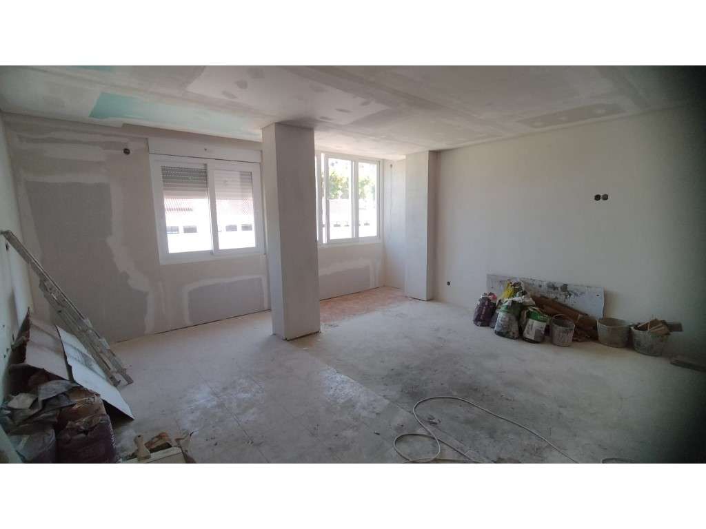 T3 Remodelado no Bairro de Montalvão-6