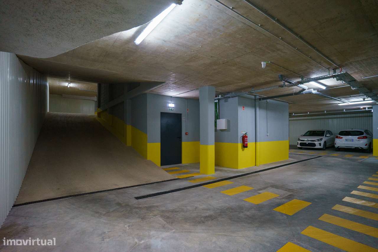T-2 AMADORA Edificio Jardim do Parque, varandas e estacionamentos-22