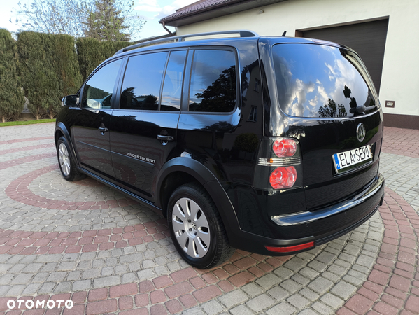 Volkswagen Touran 1.4 TSI Cross - 11