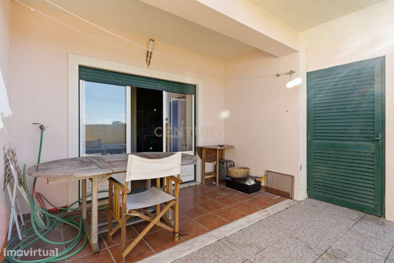 Moradia T3 com piscina e vista campo em Localização Privilegiada-32