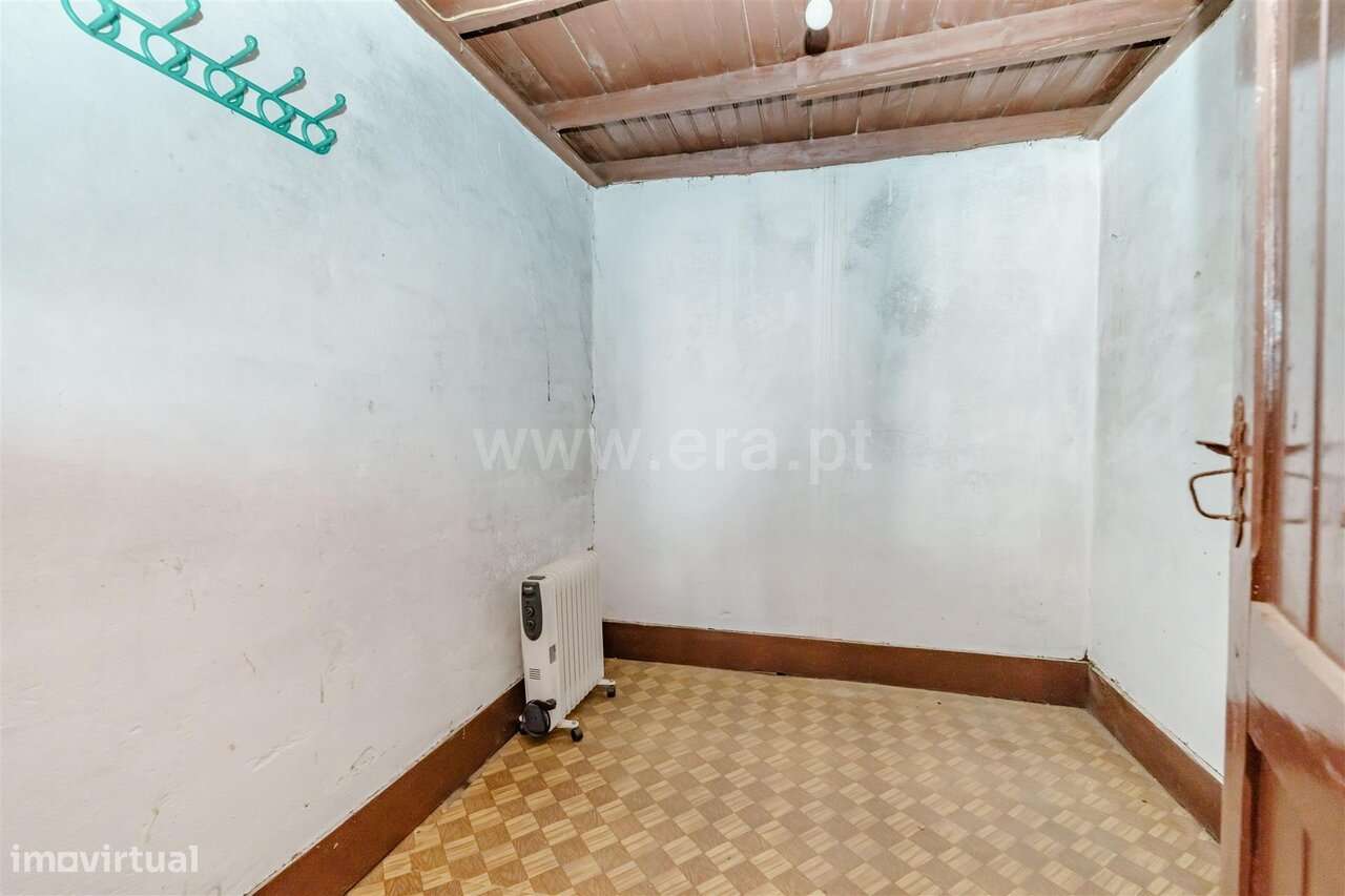 Moradia Geminada T2 / Covilhã, Ferro-15