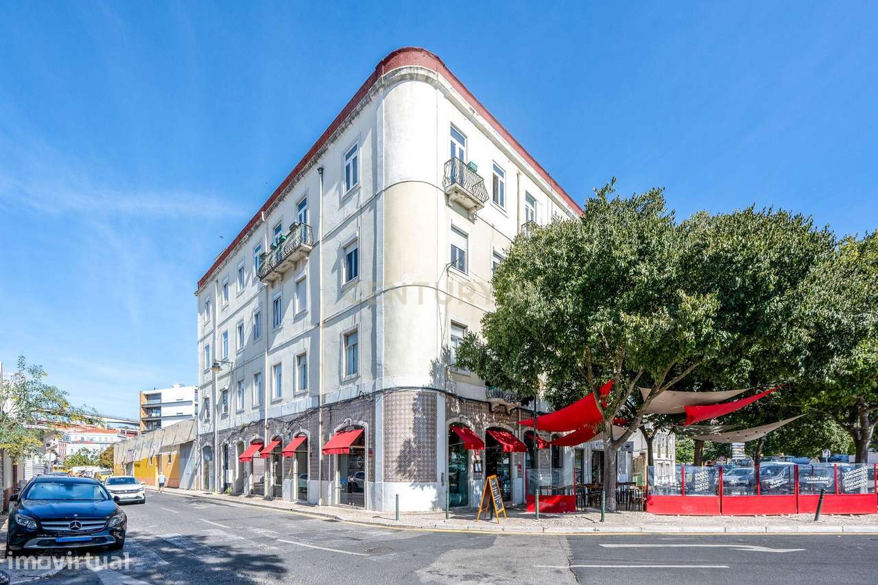 T2 Renovado em Alcântara | Lisboa-25
