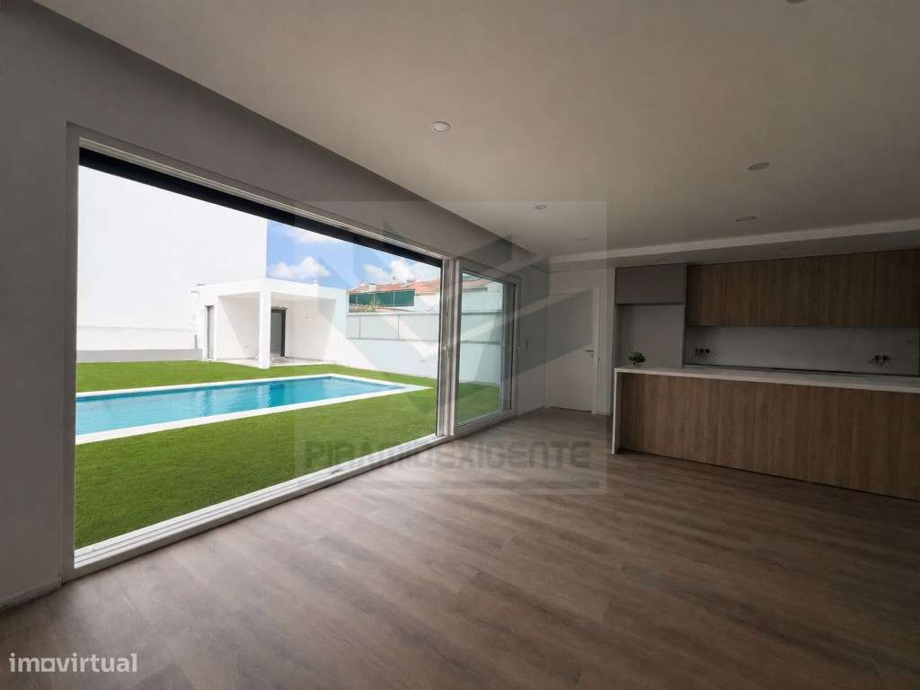 Moradia, Lavandaria, Piscina, Excelente Localização AZEITÃO!-15