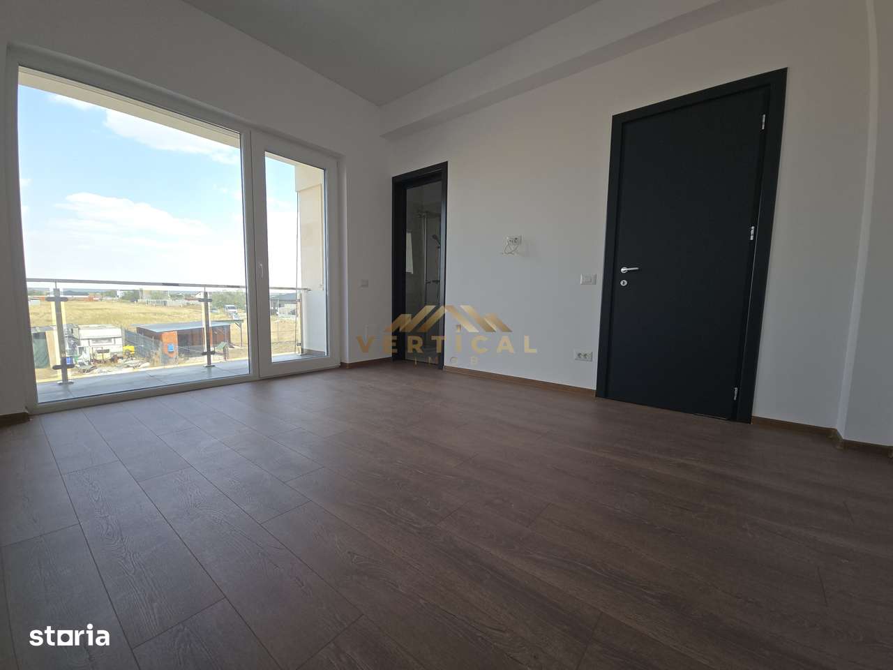 Super vila, super pozitie, 4 camere, 3 bai, Comuna Berceni - Imagine principală: 4/8