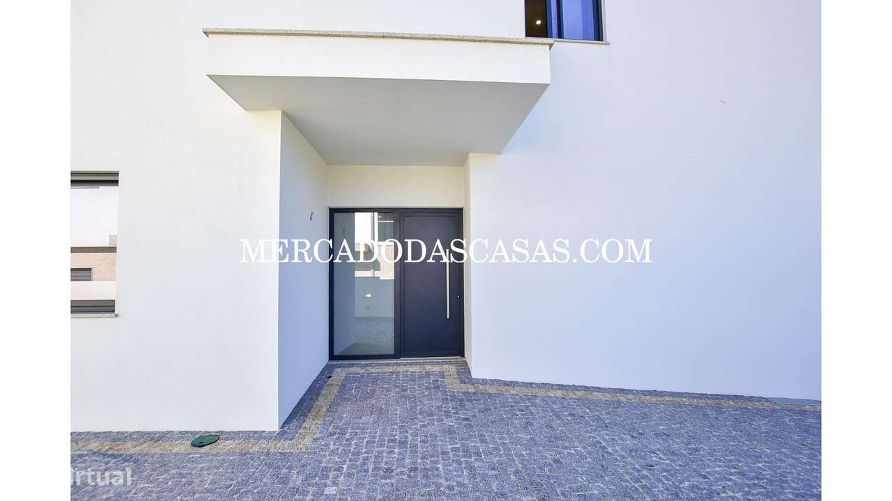 Moradia T3 Nova em S.M.Feira, junto ao castelo-7