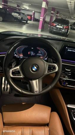 BMW Seria 5 540i - 11