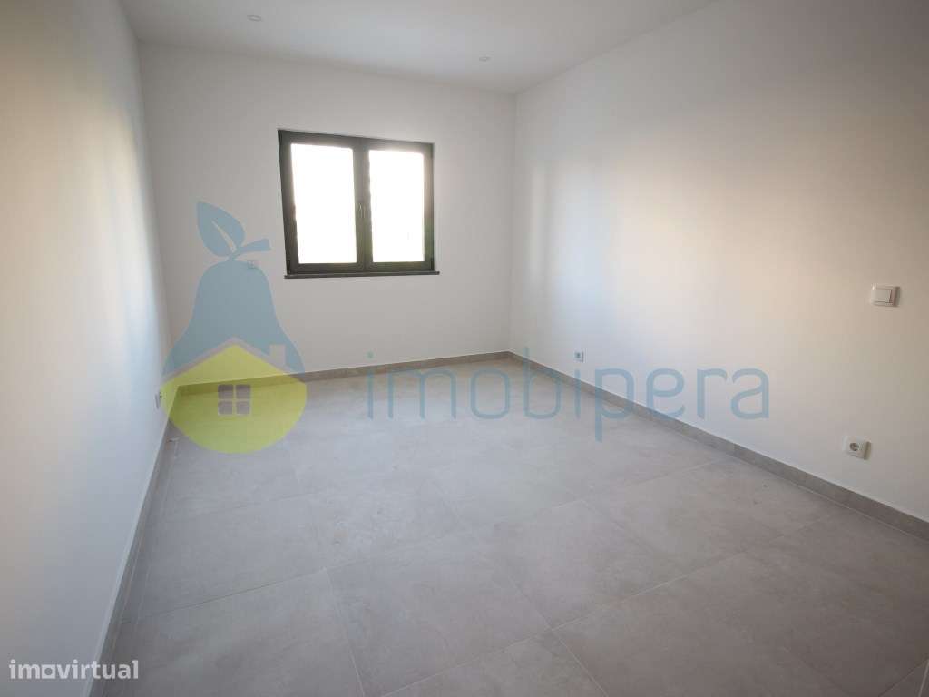 Apartamento T2 (1+1) NOVO, a 200 m da praia , situado a sul da Via ...-10