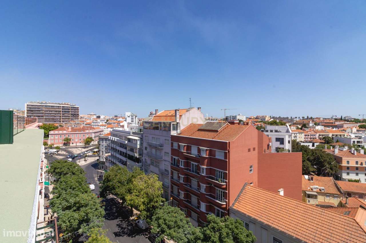 Penthouse com terraço de 28m2 junto ao metro no Rato-35
