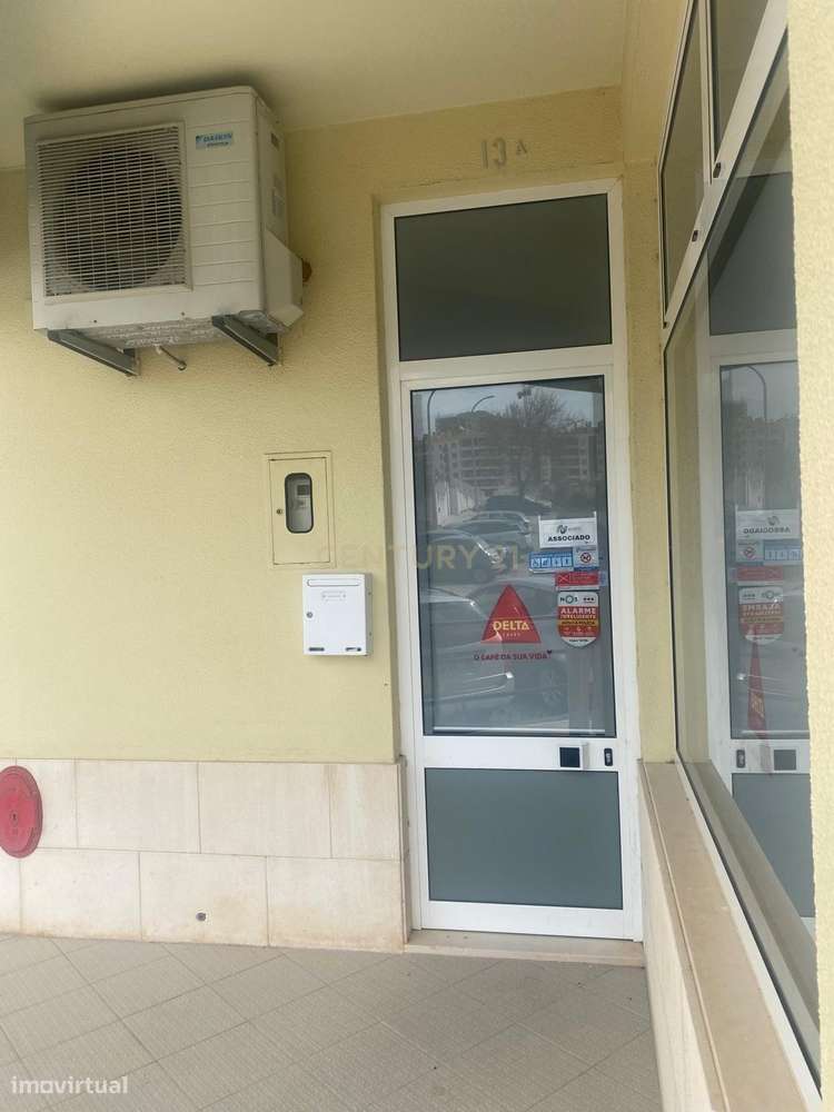 Investimento em Setúbal: Loja/Café/Snack-Bar Equipado e Distribuído po - Grande imagem: 2/28