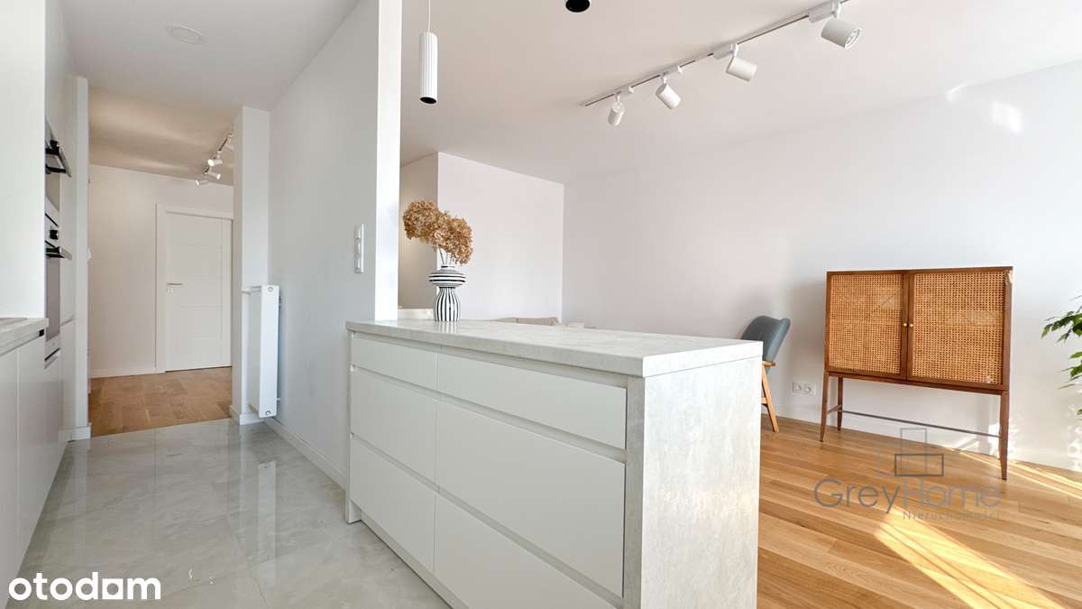 Trzypokojowe mieszkanie przy Łazienkach.-4