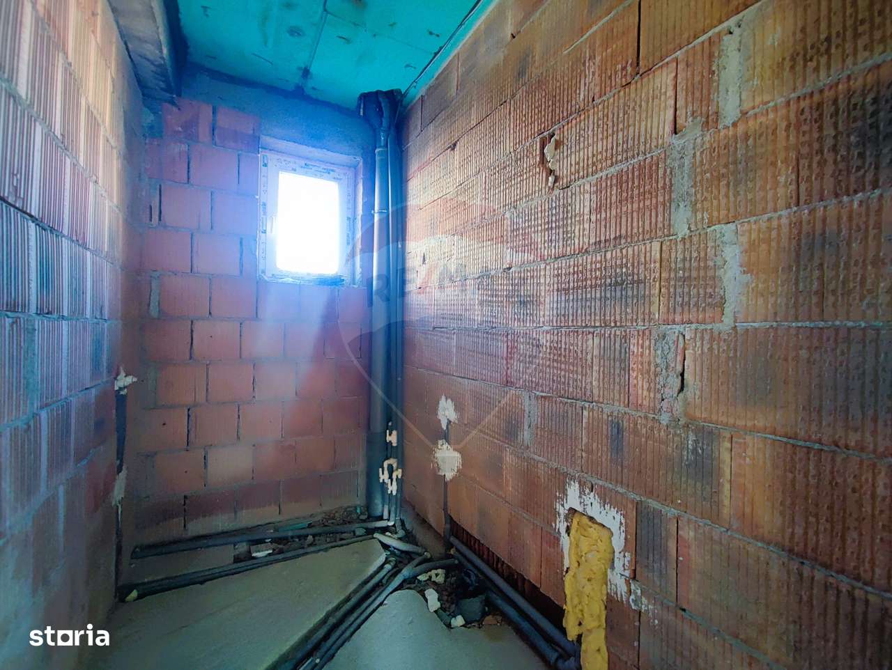 Casă / Vilă cu 5 camere de vânzare-16