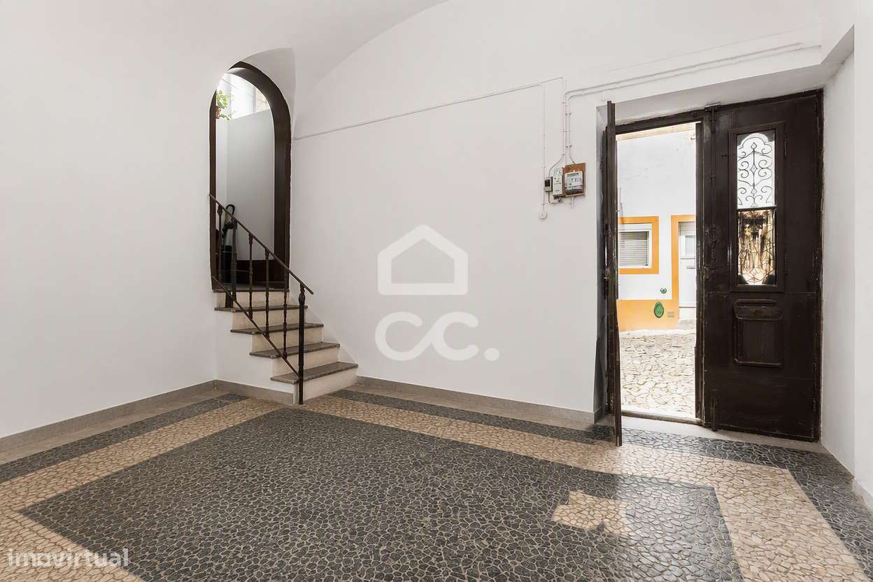 Moradia T2+1 Bifamilar de Rés do Chão c/ 426,14 m² de espaço exterior-29