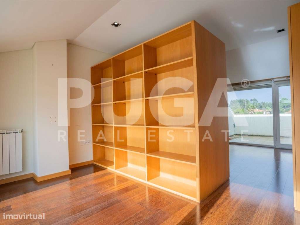 Moradia T3 Transformada em T4 com 4 Suites e Garagem para 5 Carros ...-19