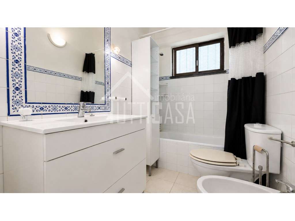 Moradia T2+2 com Jardim, Garagem e Total Privacidade-17