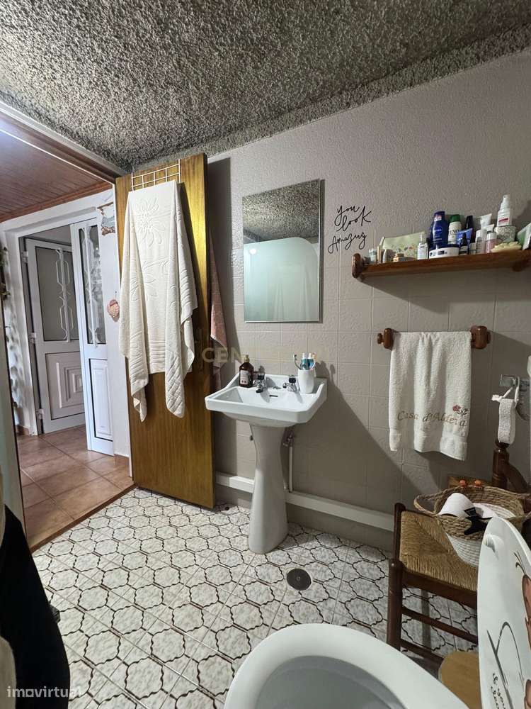 Moradia T6 com quintal e palheiro em Monforte da Beira — Espaço, charm-18