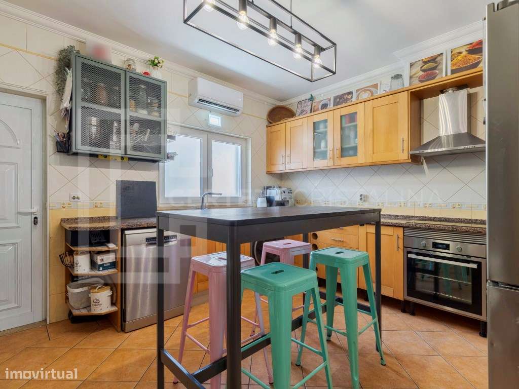 Moradia T3 com Logradouro e Sótão | Quinta do Conde-8