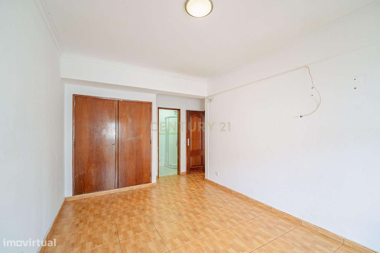 Apartamento T3 com Vista Rio Arrentela-26