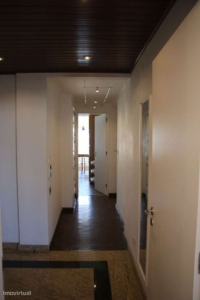 T4 (T5) , Vistas, 2 Elevadores - Centro Carnaxide-18