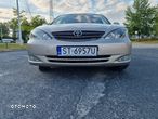 Toyota Camry 3.0 V6 - 23