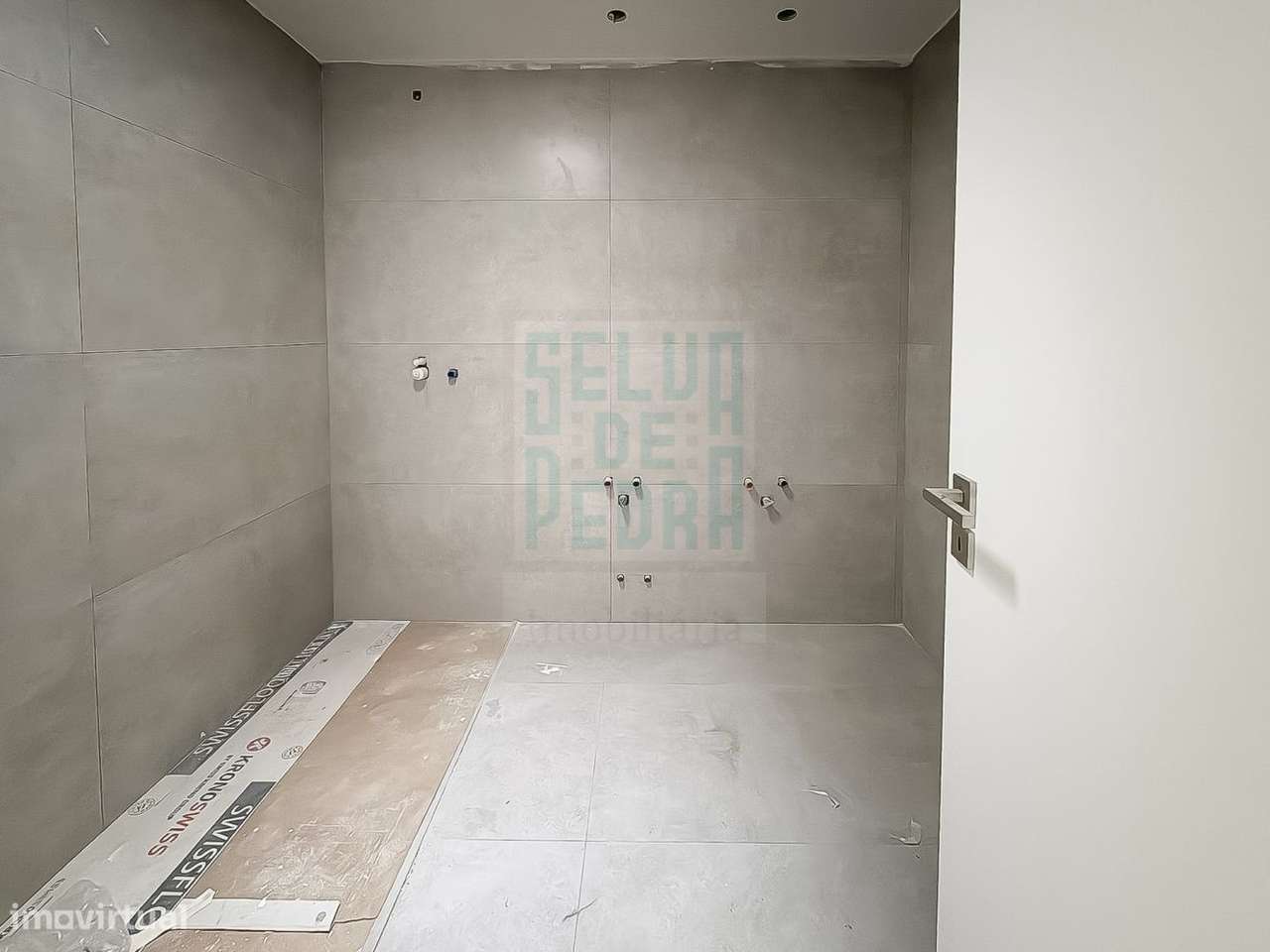 Moradia de 3 frentes V4 Famalicão-13