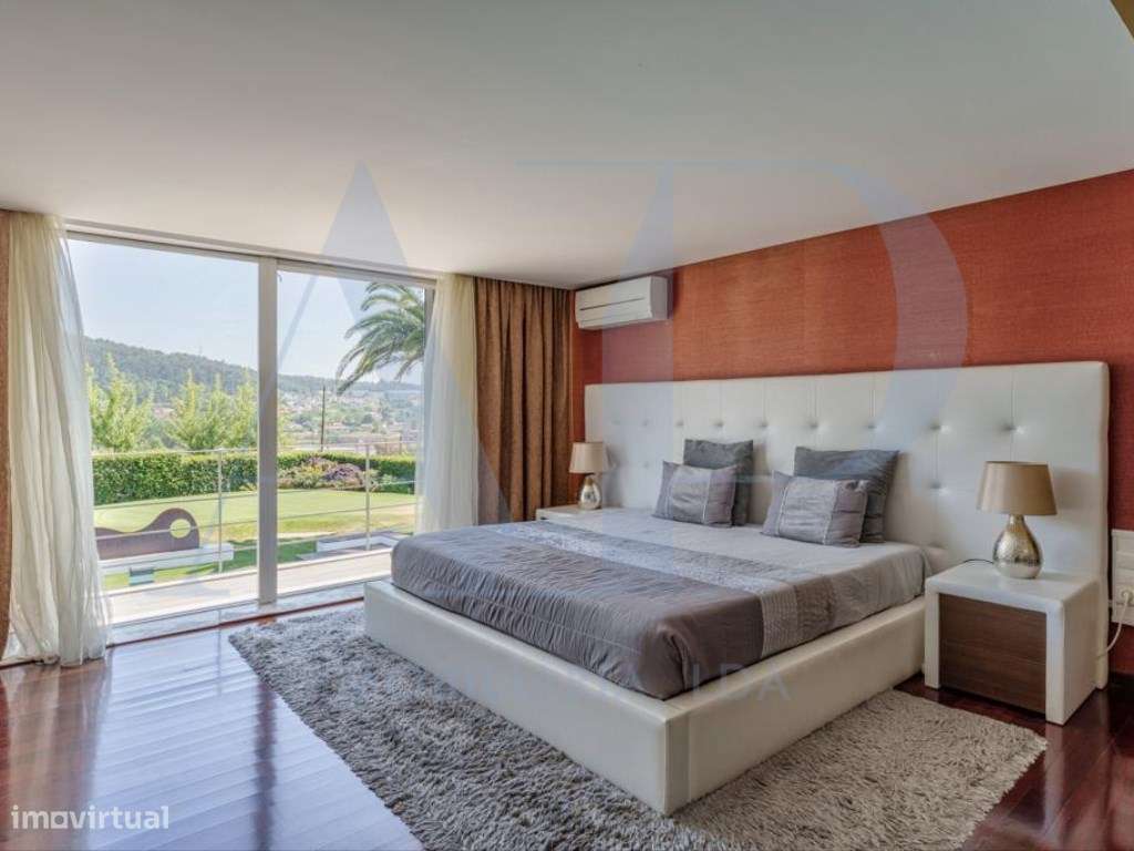 Moradia T4 +1 com piscina-23