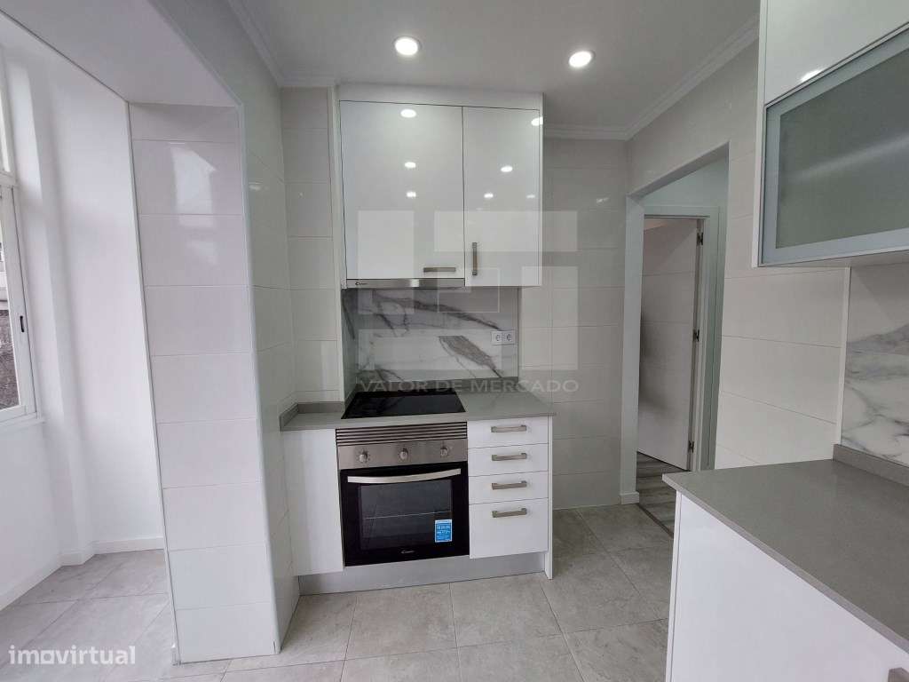 Apartamento t1 remodelado, situado na Rua Passos Manuel, junto do J... - Grande imagem: 4/20