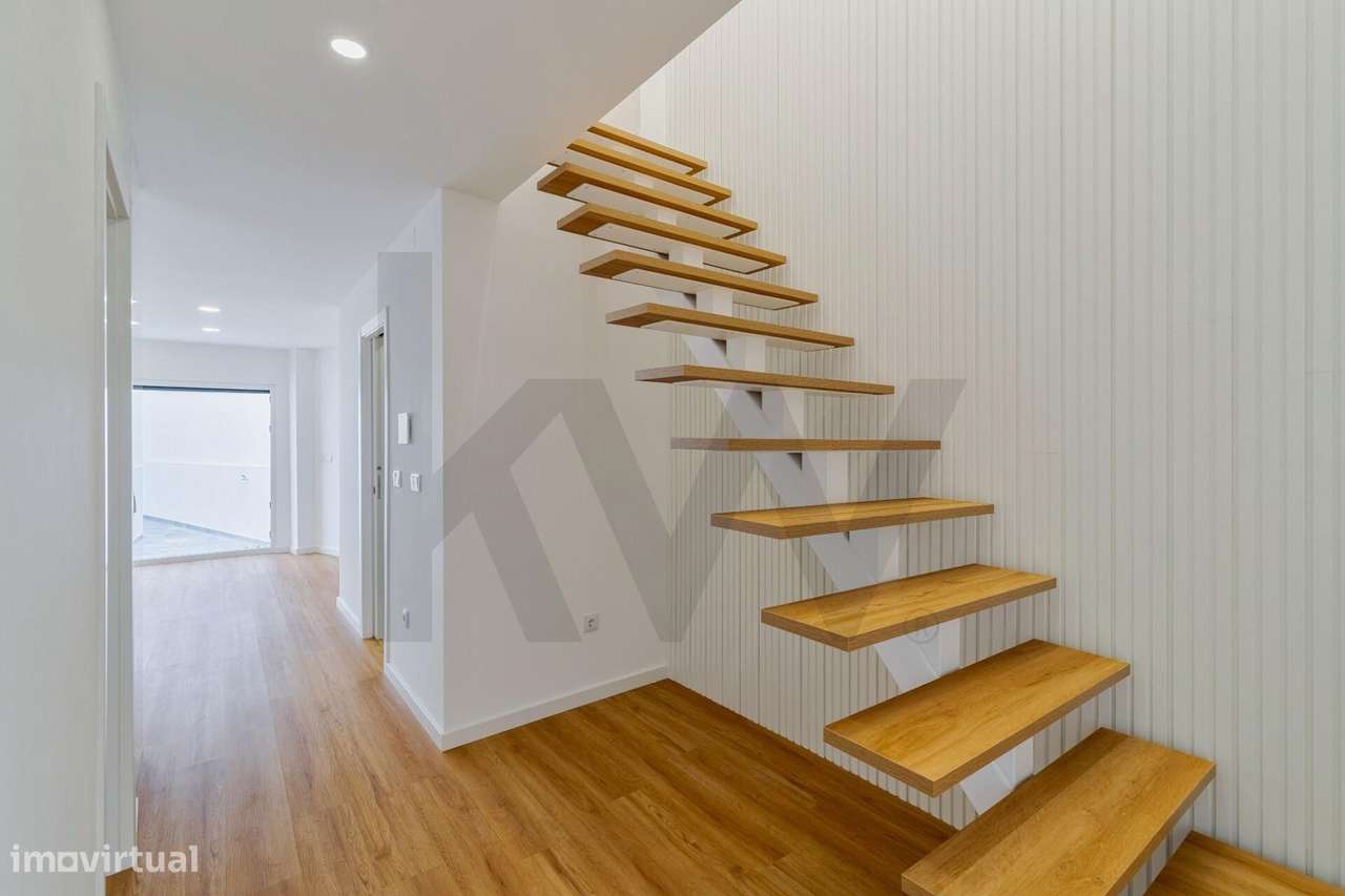 Moradia T3 Nova na Cova da Piedade - Grande imagem: 3/25