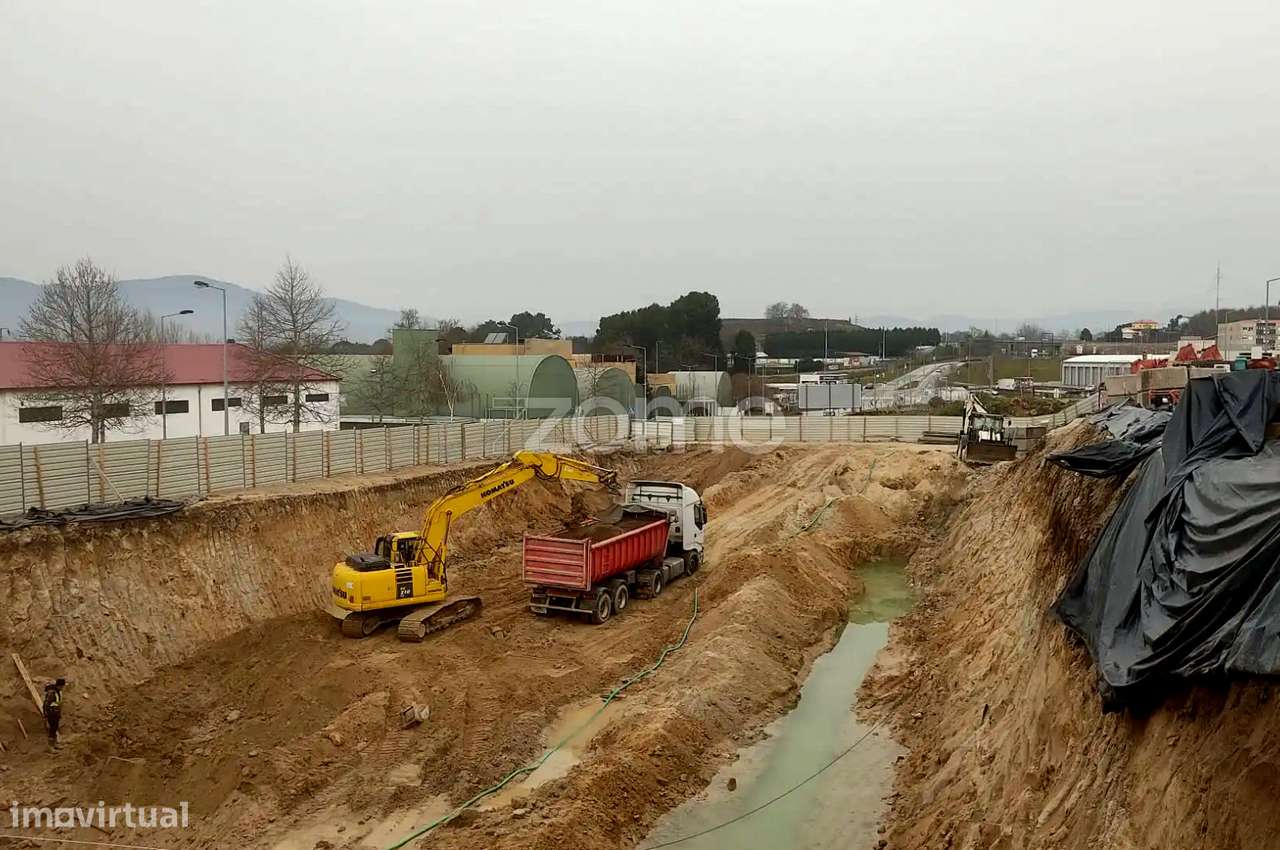 Apartamento T1 (0P) localizado no piso 0, com área total de 94.9 m2.-21