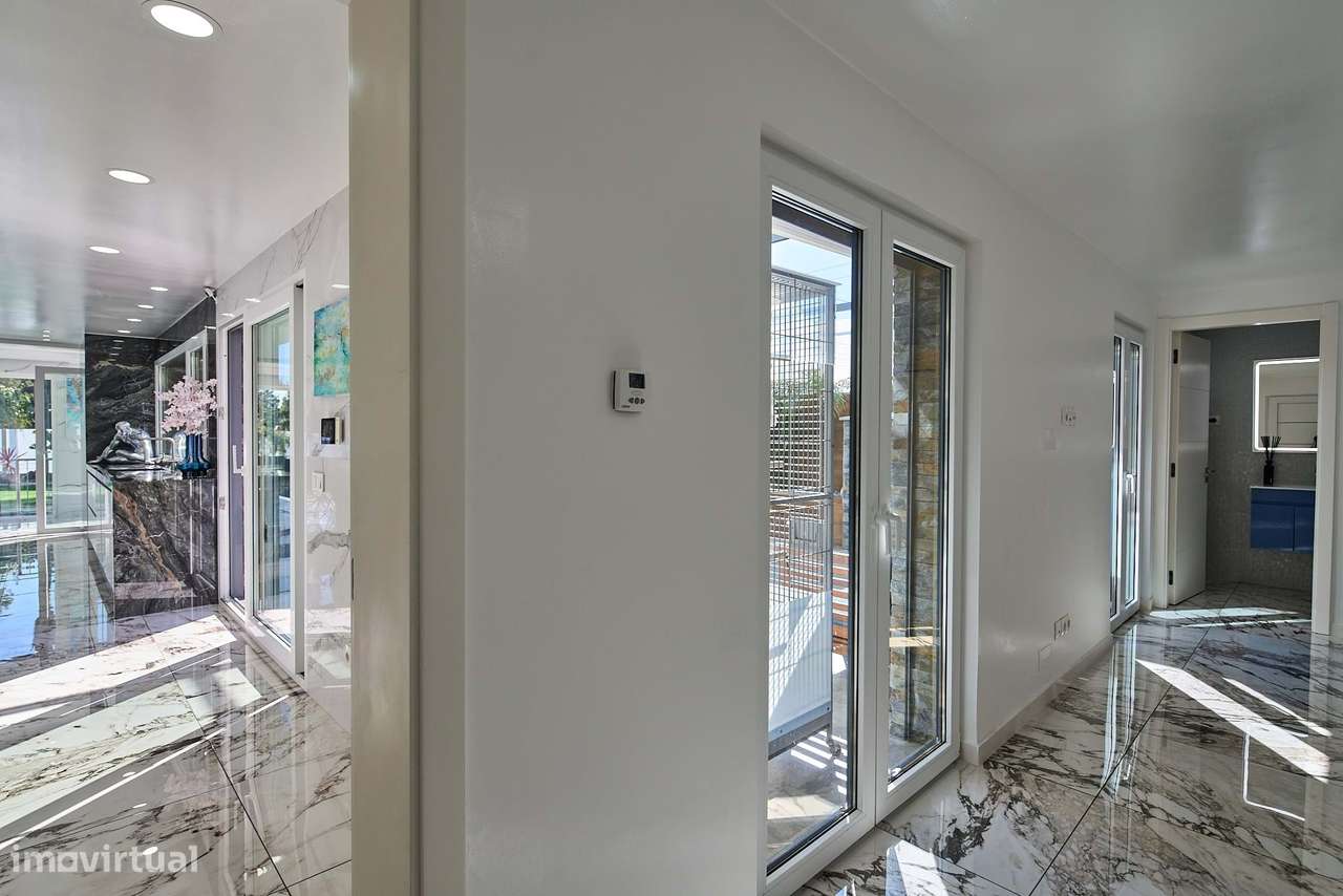 Moradia T4 com  piscina e jardim em zona privilegiada, Charneca da Cap-14