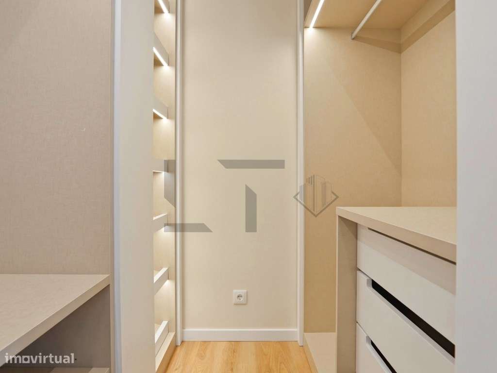 Penthouse T3 (possível T4) com Terraço, plena vista Rio e Garagem, ...-29