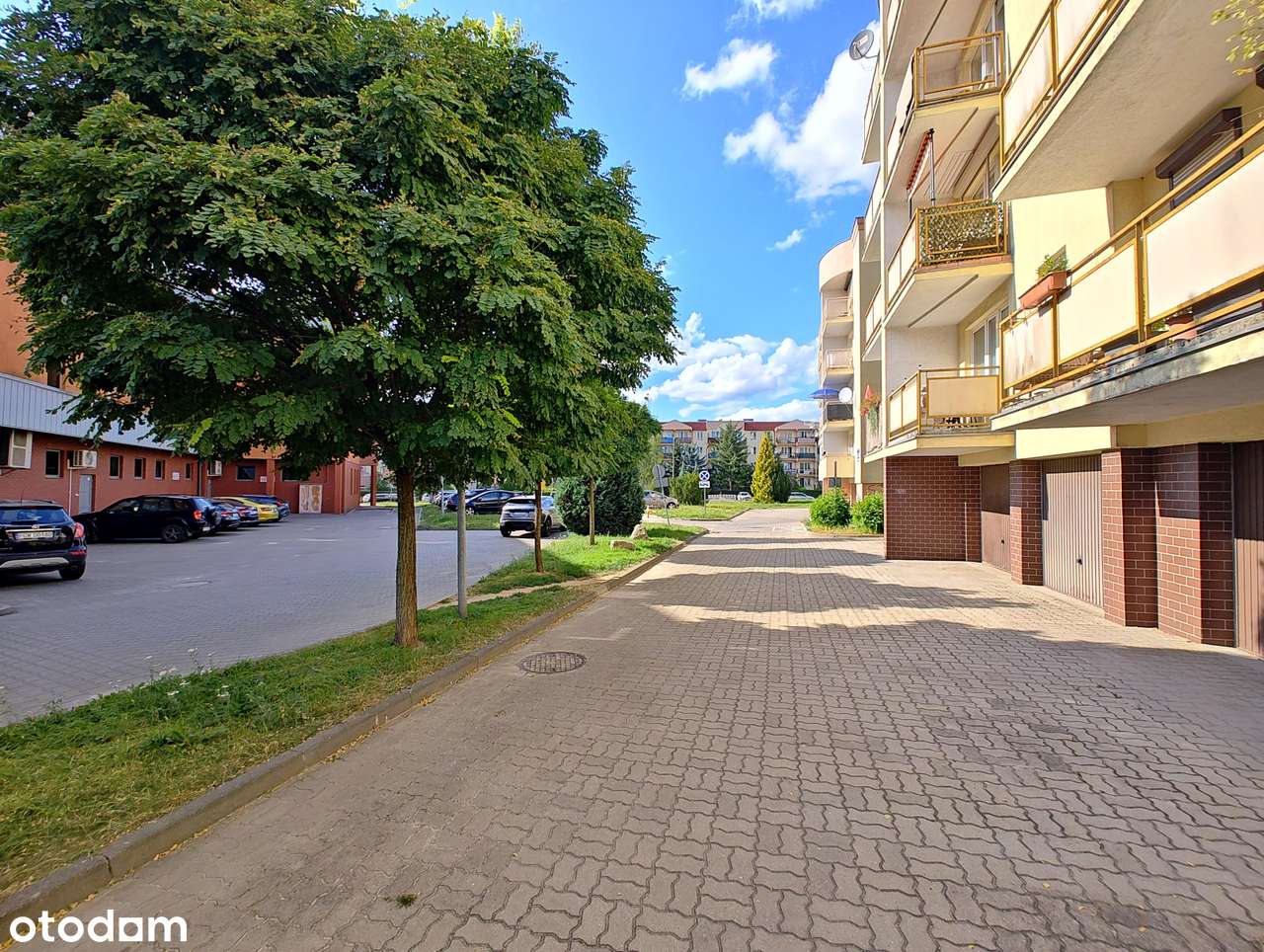 Garaż przy Szarych Szeregów - Manhattan - Górczyn - Pełny obrazek: 4/6