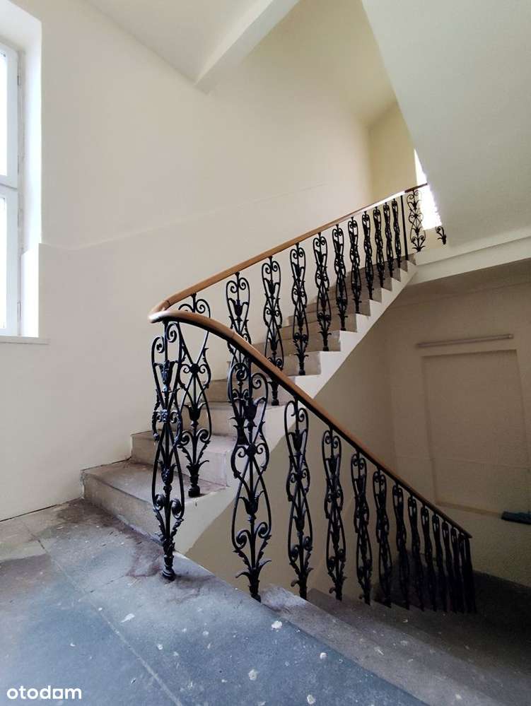 Budynki mieszkalno-usługowe / handlowe 2650m2 centrum USTROŃ-12