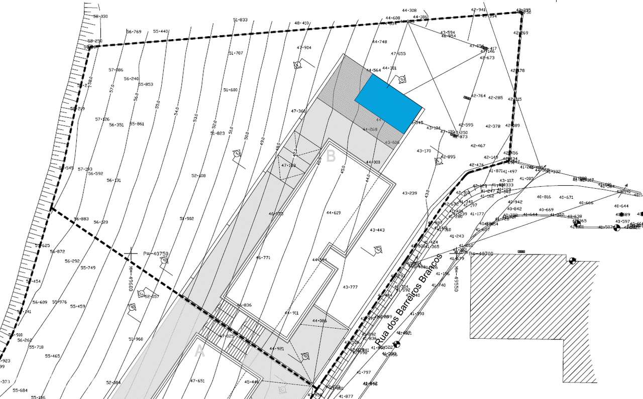 Lote de terreno urbano com área de 2.636m² - Grande imagem: 4/18