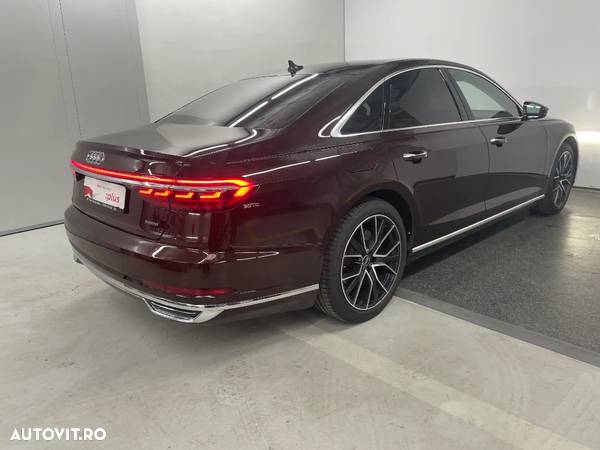 Audi A8 - 8