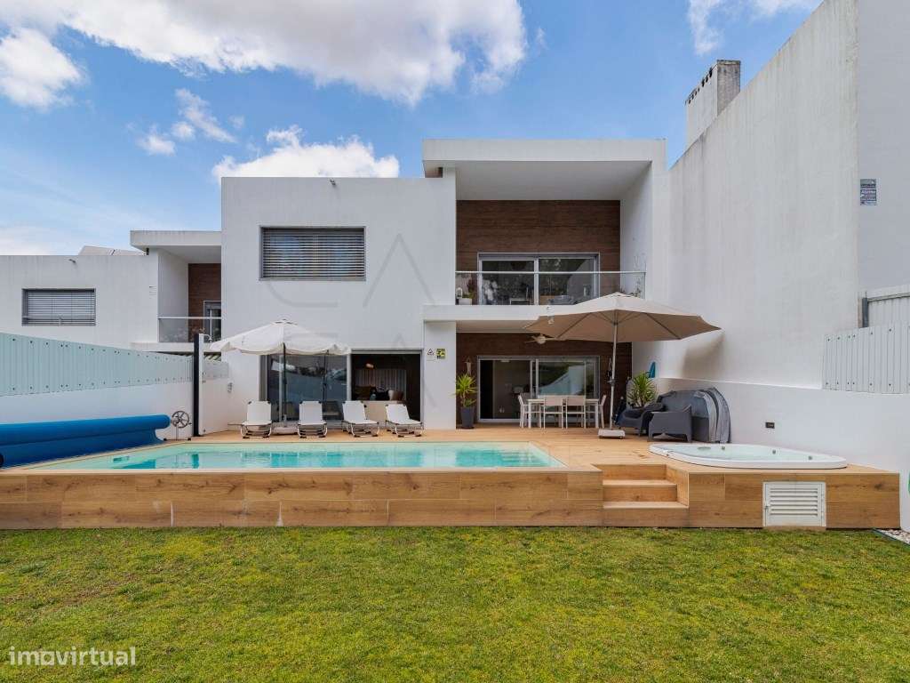 Exclusiva Moradia T4 com garagem, piscina e jacuzzi, rodeada por na...-24