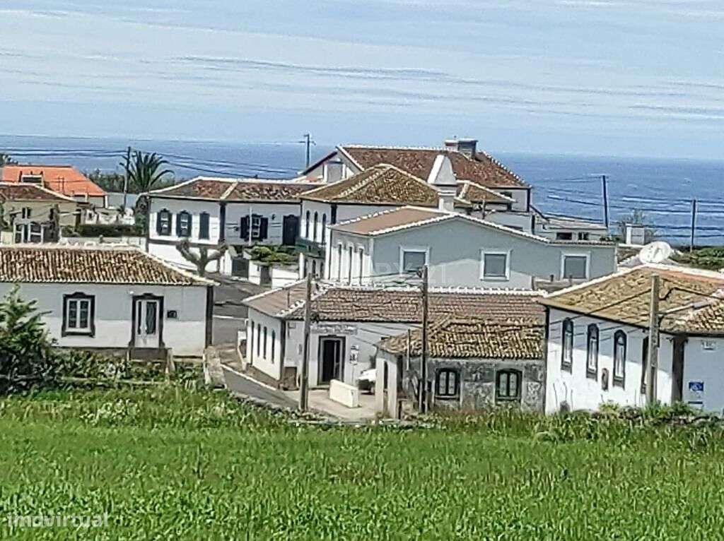 Terreno com vista para o mar localizado nas Lajes-Praia da Vitória-Ilh - Grande imagem: 4/5