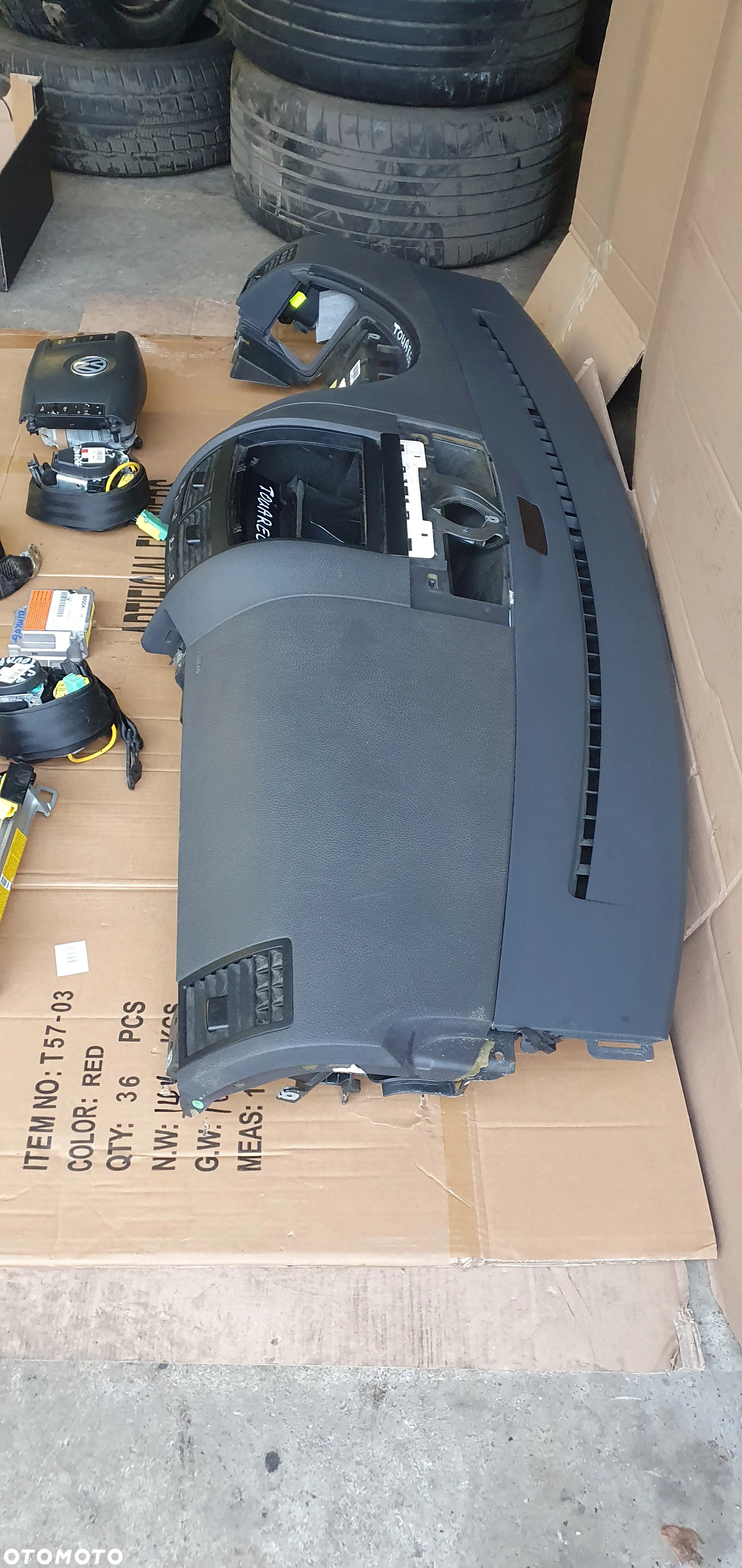 Konsola deska rozdzielcza poduszki pasy komplet VW Touareg 7L - 3