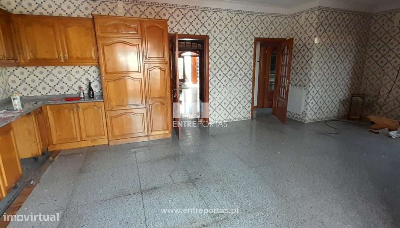 Venda de Moradia V4 no centro da cidade, Póvoa de Varzim - Grande imagem: 3/18