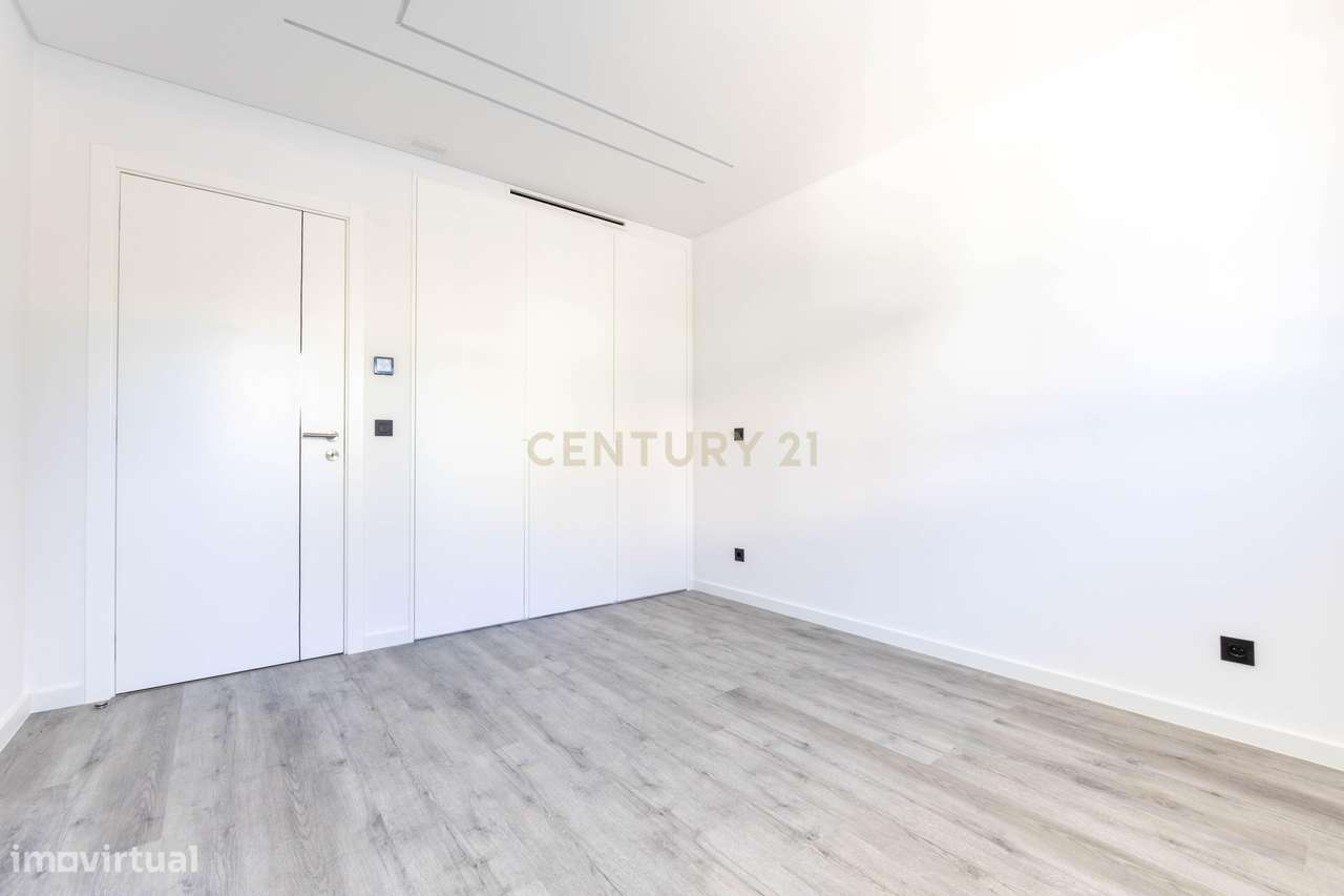 T5 Duplex | 2º Piso | Prédio novo | 1 Fração por piso-13