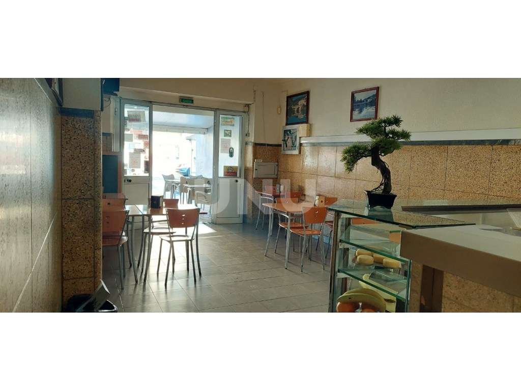 Café/Restaurante com História em Cavadas-9