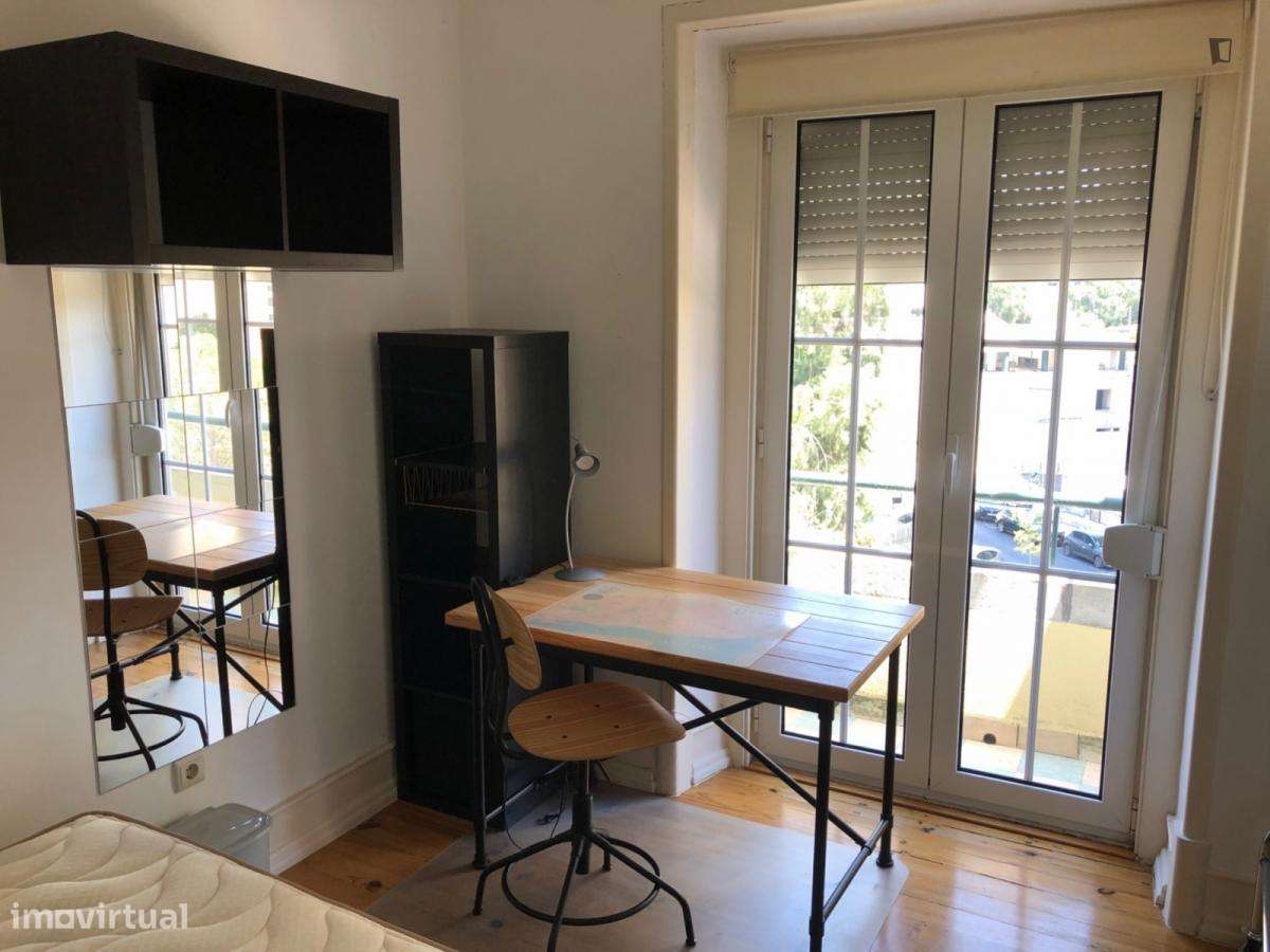 Quarto - localizado em Sete Rios Lisbon - Grande imagem: 4/7