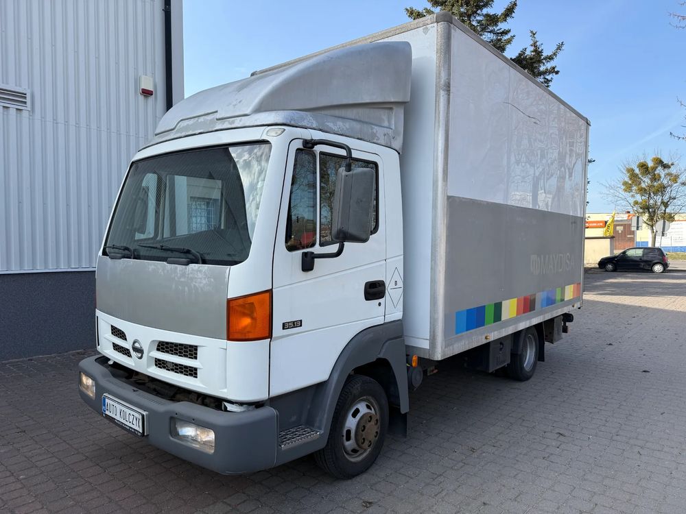 Nissan Atleon 2006