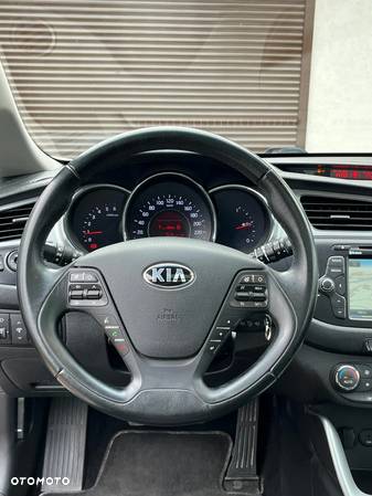 Kia Ceed - 8