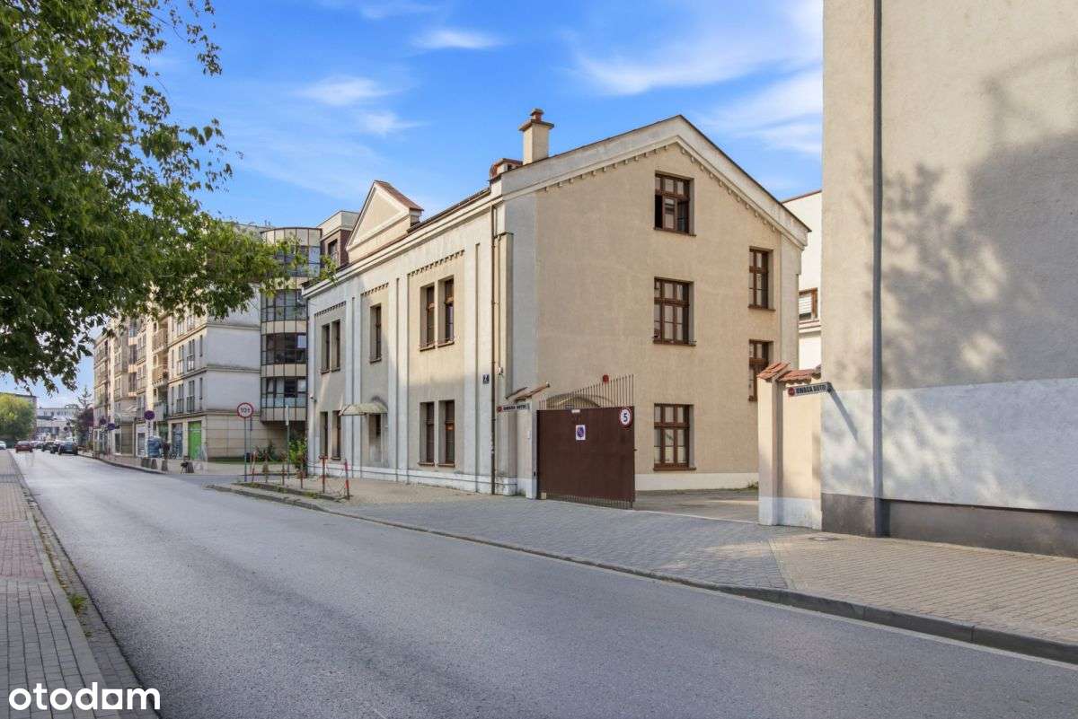 Lokal na siedzibę formy, idealny na kancelarie