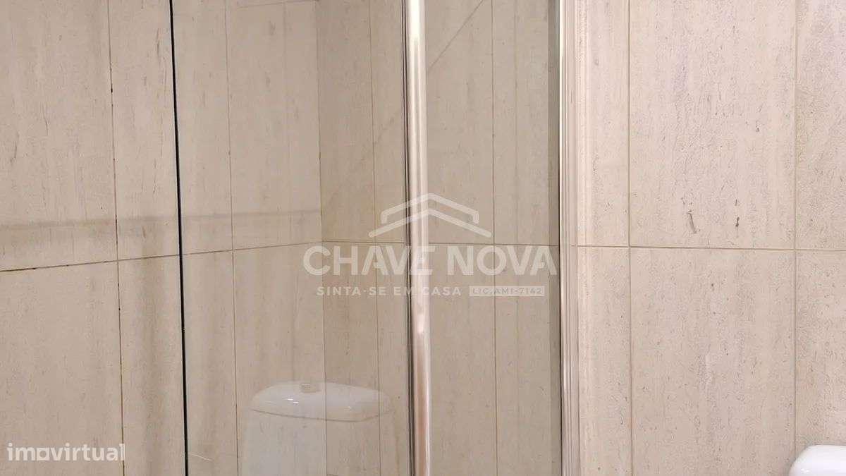 Apartamento T3 c/garagem Box em Valadares-20