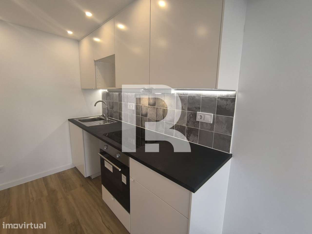 Apartamento T2 totalmente Remodelado em S. João da Talha - Grande imagem: 4/27