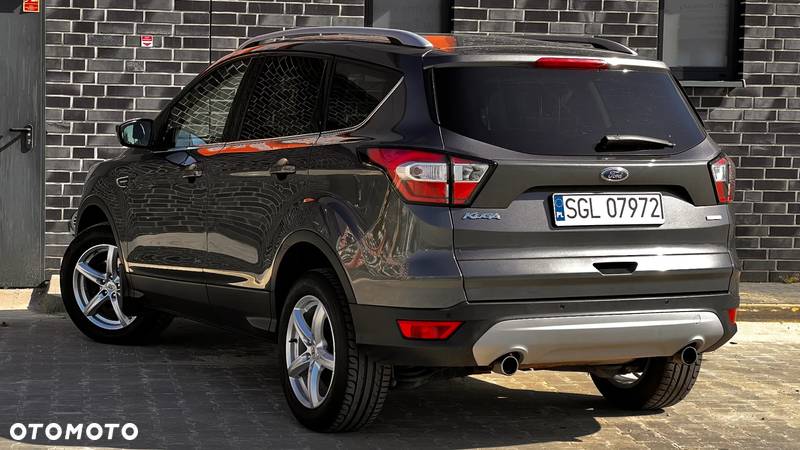 Ford Kuga 1.5 EcoBoost 2x4 Titanium - 16